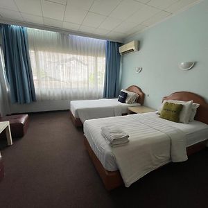 Kamar kembar standard